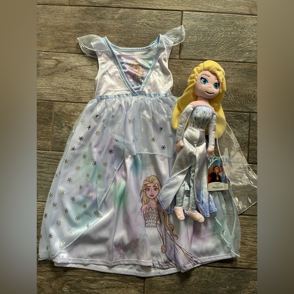 Disney Frozen Elsa Sleep Dress & Plush Doll Bundle Size 5T NWT - Picture 1 of 11